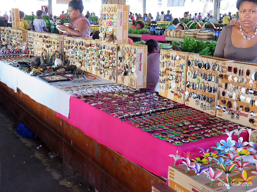 Hand made jewelry diving Honiara at the markets in the Solomon Islands by Diveplanit