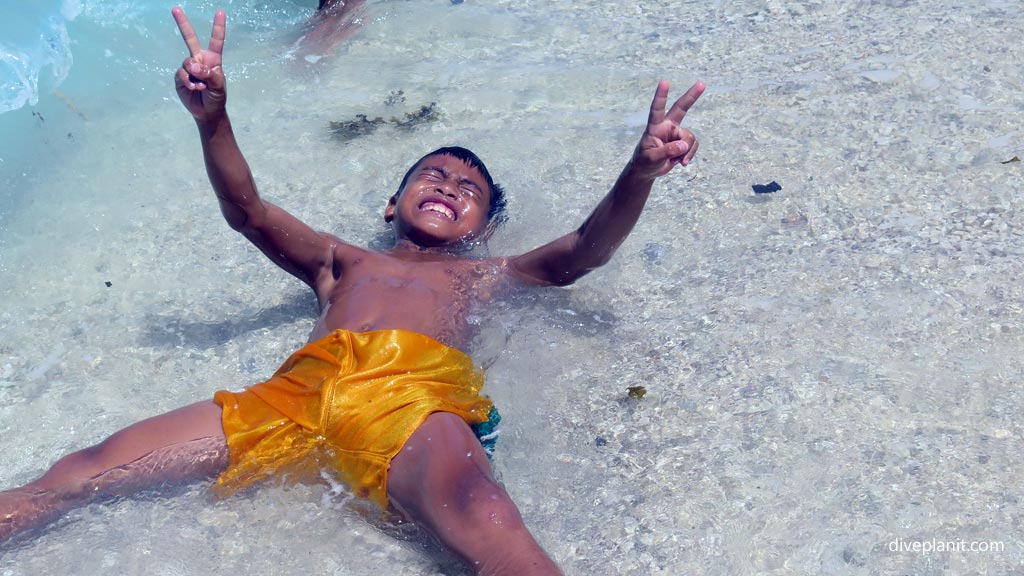 Lunchtime friend at a beach near the Magic Resort diving the Philippines in the Philippines by Diveplanit