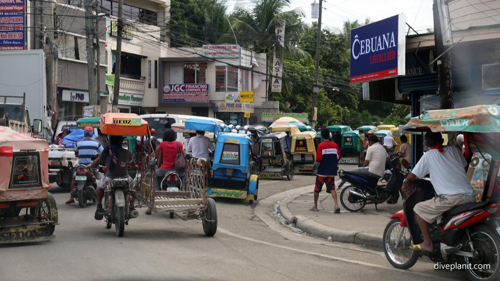 Rush hour at the roadside in Cebu diving the Philippines in the Philippines by Diveplanit