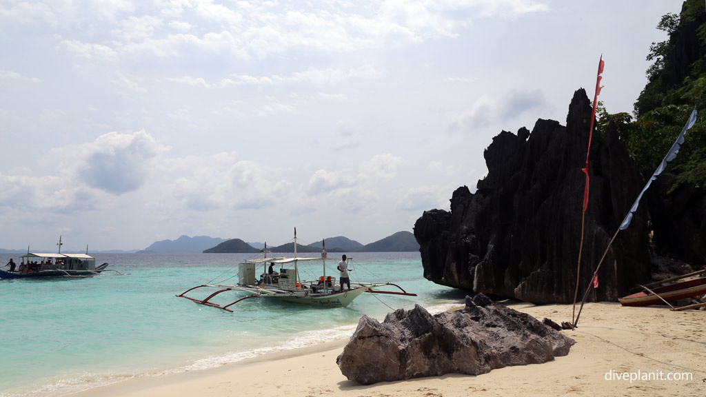 One of the many beaches where you can have lunch at Lunch Stop Beach near Coron diving Palawan in the Philippines by Diveplanit