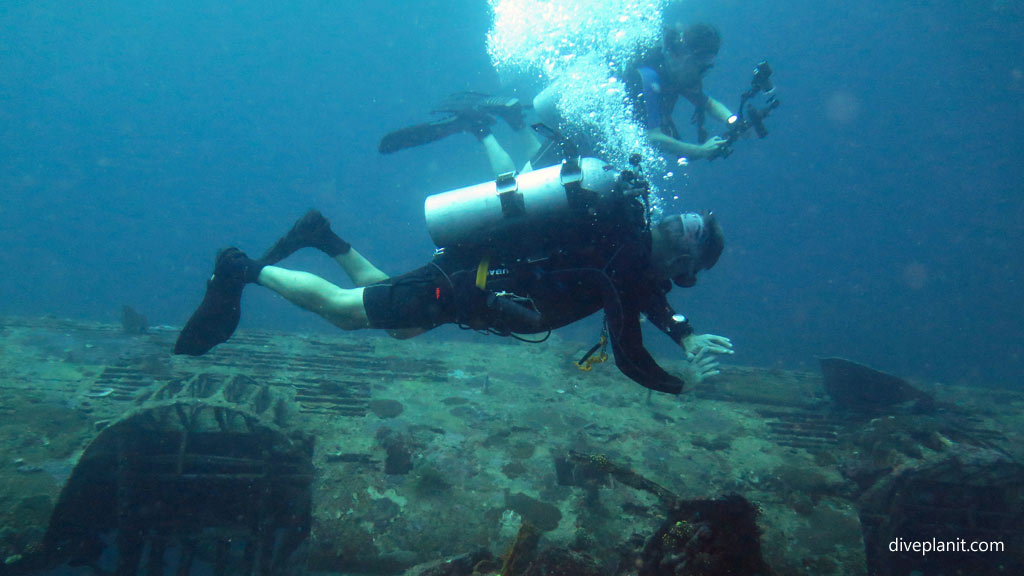 Looks like its time to go at Catalina Wreck diving Tulagi in the Solomon Islands by Diveplanit