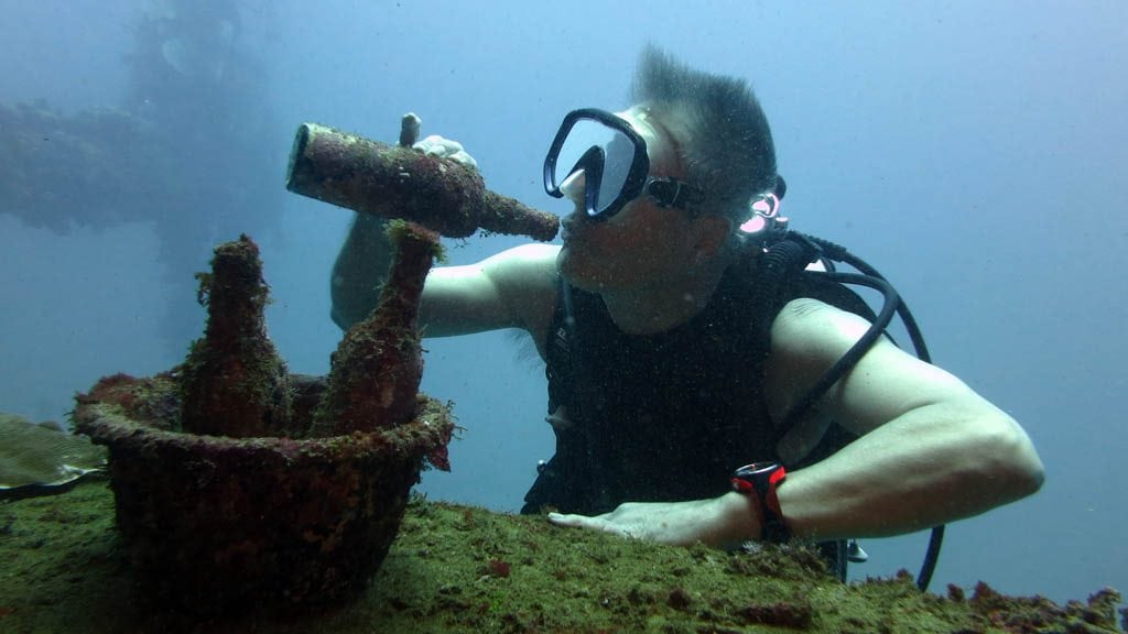 Dont drink and dive at toa maru diving gizo solomon islands diveplanit