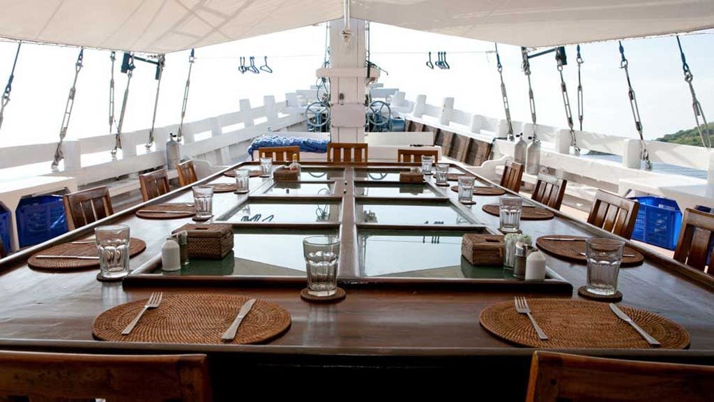 3-Indo-Aggressor-Komodo-Indonesia-dining-diving-deck