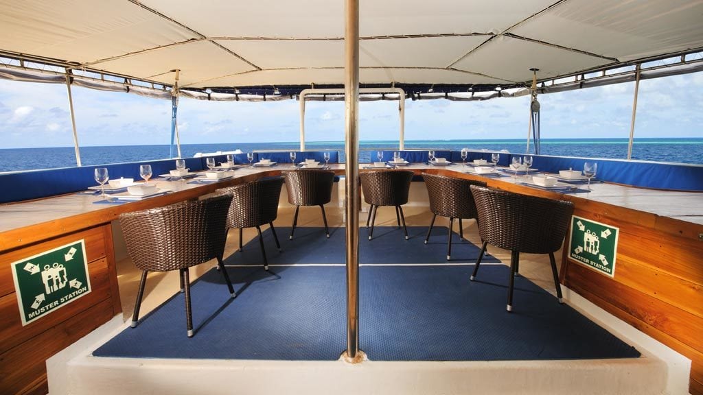 S/Y Palau Siren – luxury phinisi schooner liveaboard in Palau-dining-room