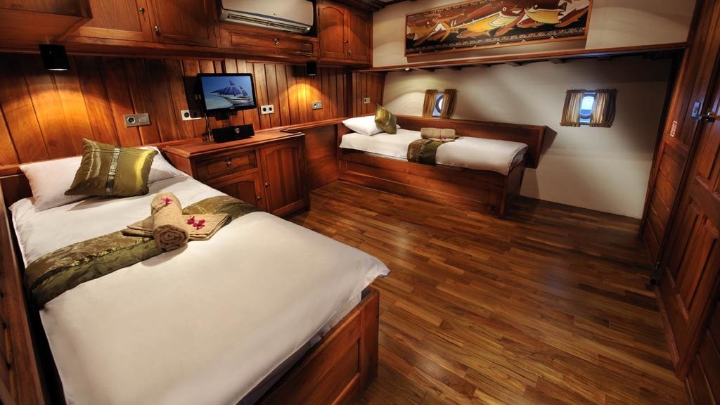 S/Y Palau Siren – luxury phinisi schooner liveaboard in Palau-flexible-cabin5