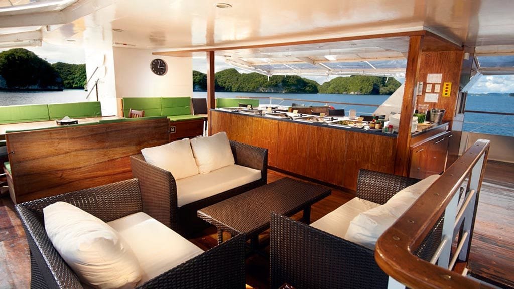 Solitude One Liveaboard in Palau and the Philippines-dining-area2
