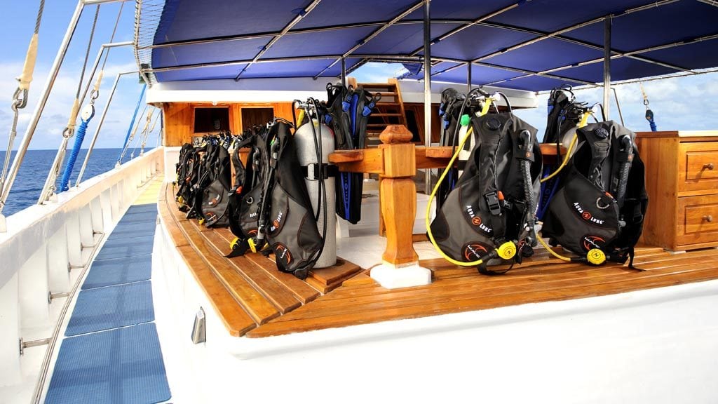 S/Y Palau Siren – luxury phinisi schooner liveaboard in Palau-dive-deck