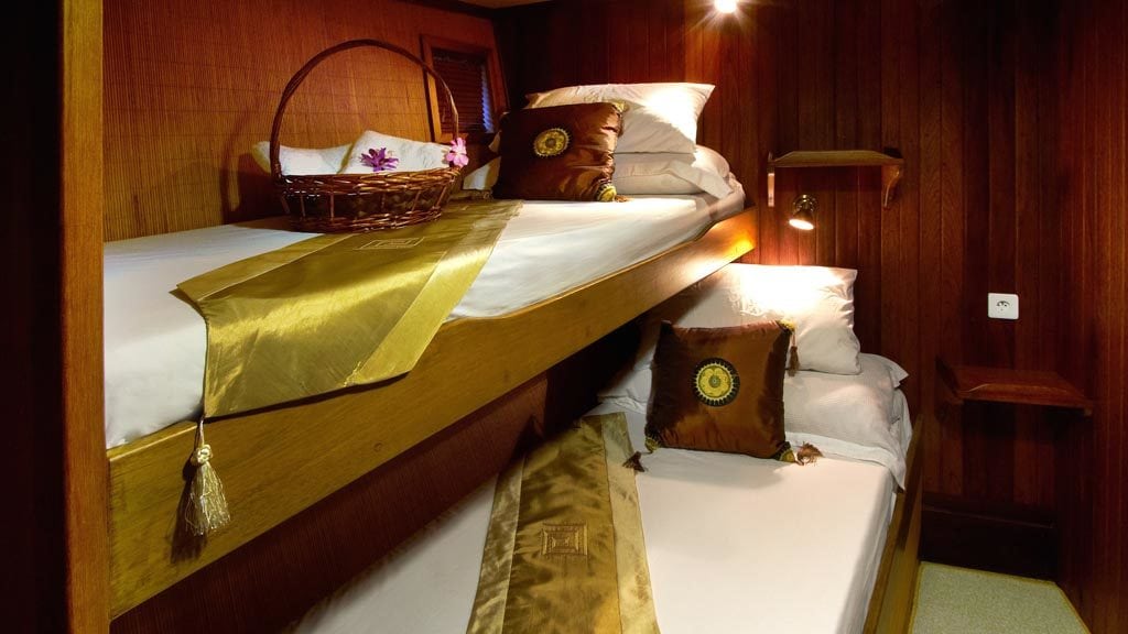 Emperor raja laut komodo raja ampat indonesia twin cabin