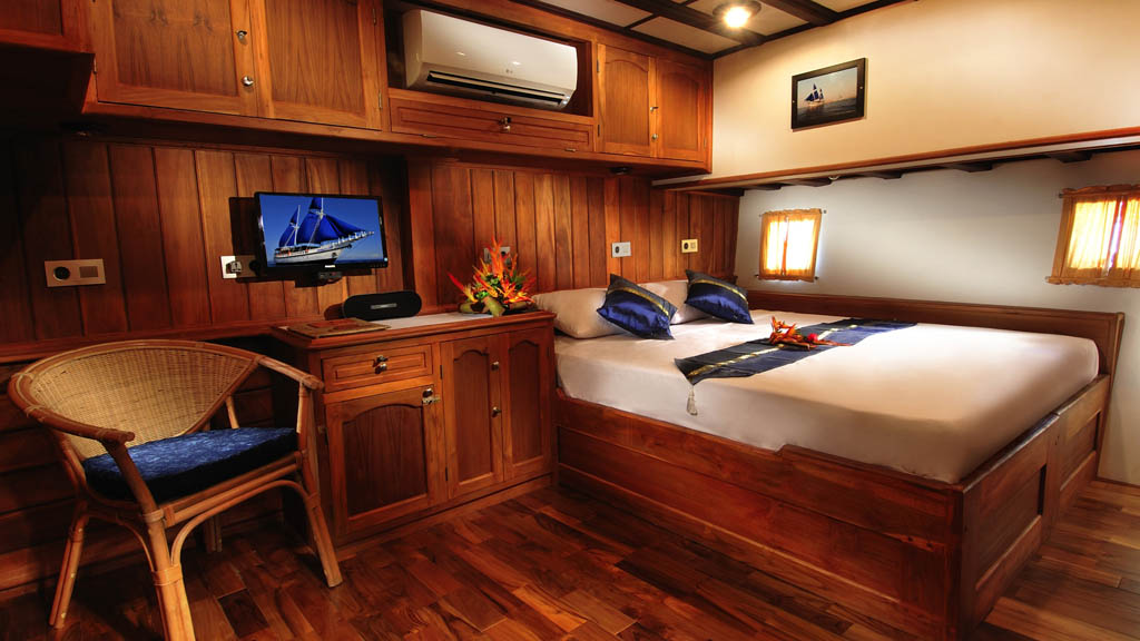 Philippine Siren – visit the best Philippines dive sites in comfort flexible cabin Philippine Siren – visit the best Philippines dive destinations Visayas Malapascua Tubbataha in the comfort and style of this phinisi sailing schooner
