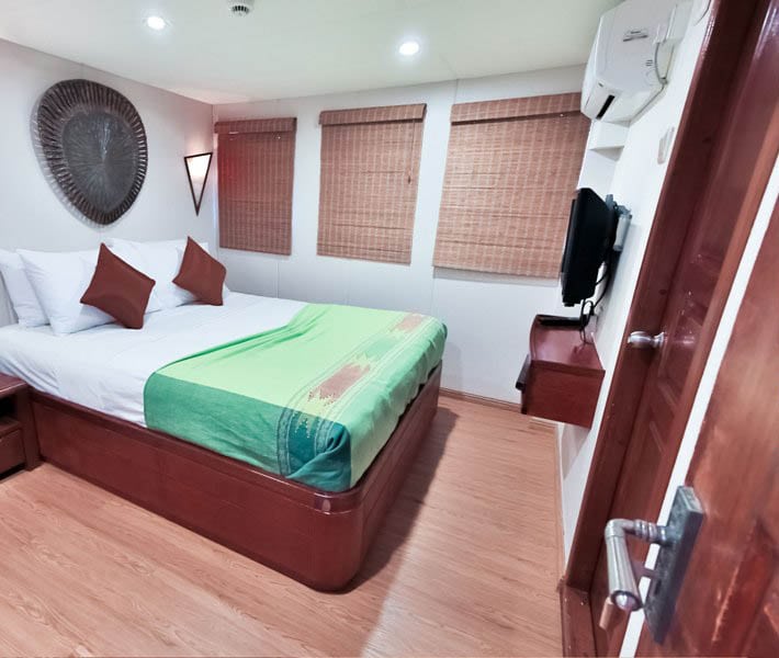 Carpe Diem liveaboard is a modern diving vessel in the Maldives-Star-deluxe-cabin