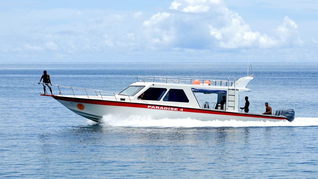 11-Gangga Divers at Papua Paradise Eco Resort Birie Island Raja Ampat dive-boat-underway