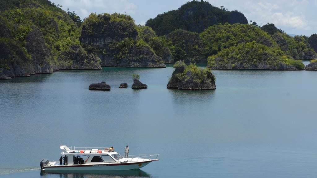 12-Gangga Divers at Papua Paradise Eco Resort Birie Island Raja Ampat scenery