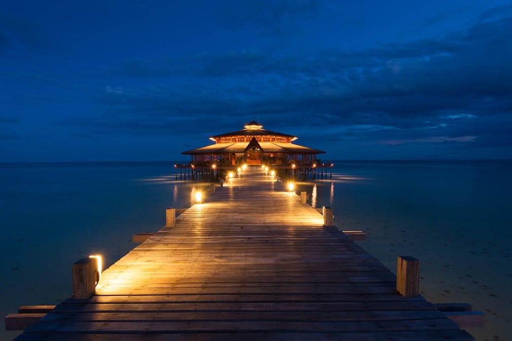 5-Lankayan Island Resort Sandakan Sabah Malaysia jetty restaurant-by-night