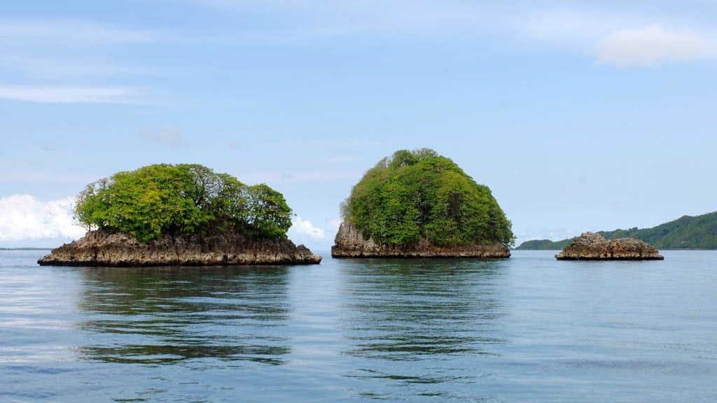 7-Gangga Divers at Papua Paradise Eco Resort Birie Island Raja Ampat famous mushroom rocks