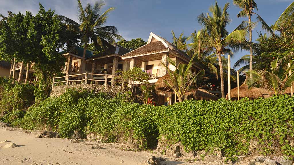 diving Malapascua: beach front accommodation at Malapascua The Philippines by Nigel Marsh for Diveplanit