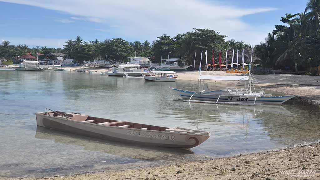 diving Malapascua: walk or boat at Malapascua The Philippines by Nigel Marsh for Diveplanit