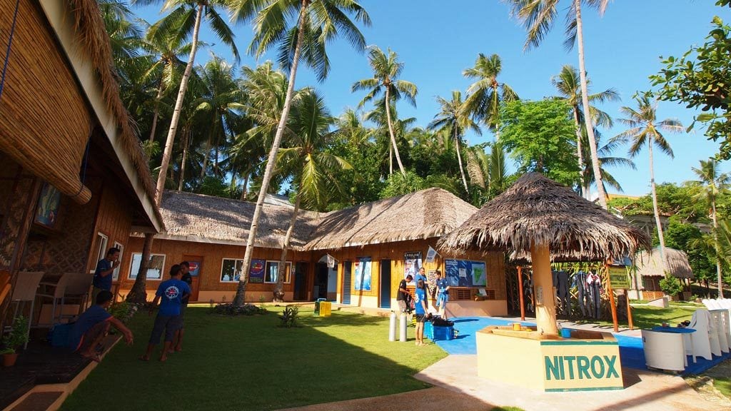 Sea explorers cabilao pura vida beach dive resort calilao bohol philippines dive center with nitrox