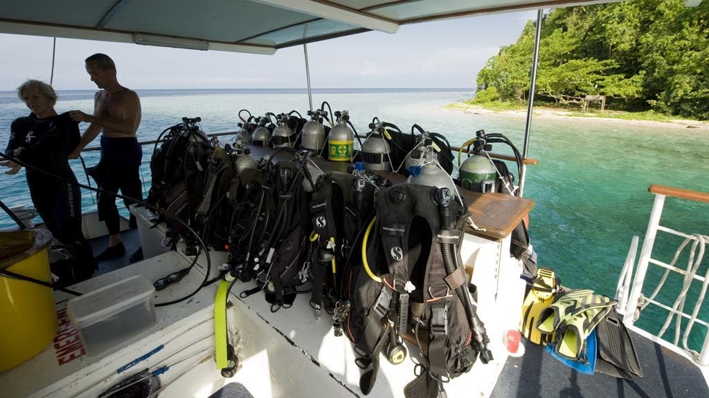 FeBrina Specials MV-FeBrina-Supplied-Dive-Deck2