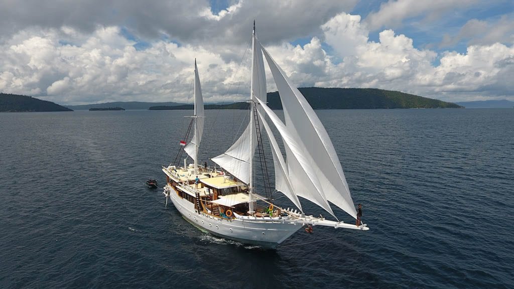 Teman liveaboard is a beautiful traditional two masted Phinisi sailing boat-Komodo-Raja-Ampat-Indonesia-External-front
