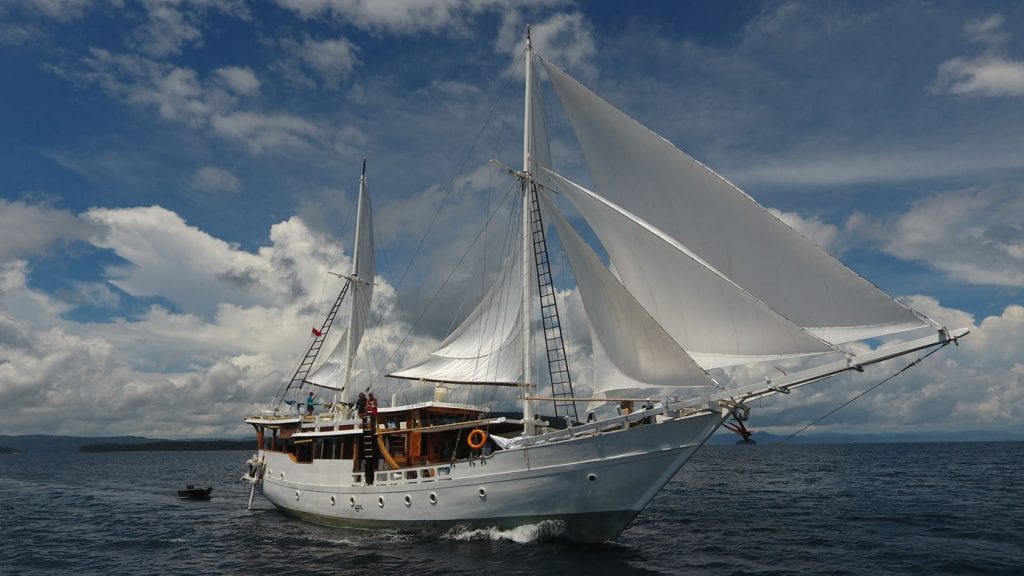 Teman liveaboard komodo raja ampat indonesia under sail hero