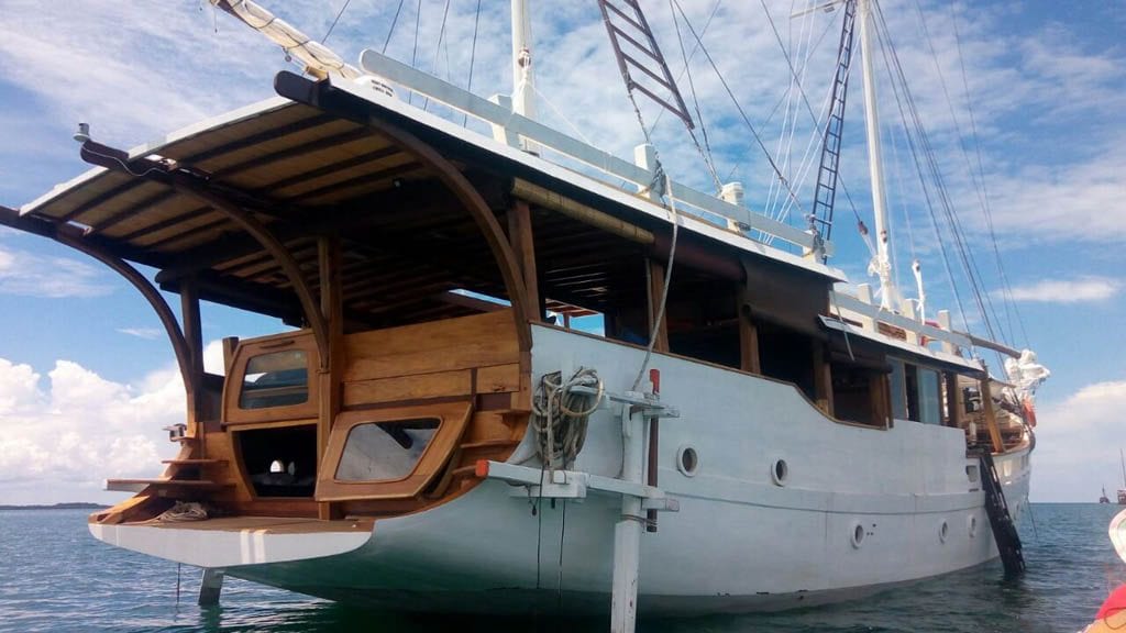 Teman liveaboard is a beautiful traditional two masted Phinisi sailing boat-Komodo-Raja-Ampat-Indonesia-rear-shot