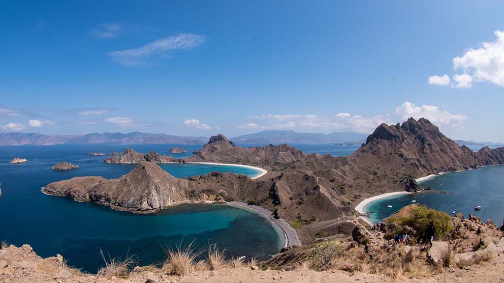 Dive komodo indonesia padar island credit heather sutton Dive Komodo Indonesia Padar Island credit Heather Sutton 4510