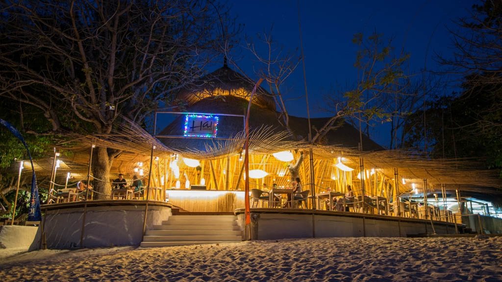 9 Bali Hai Diving Nusa Lembongan Bali Indonesia-Hai Bar & Grill
