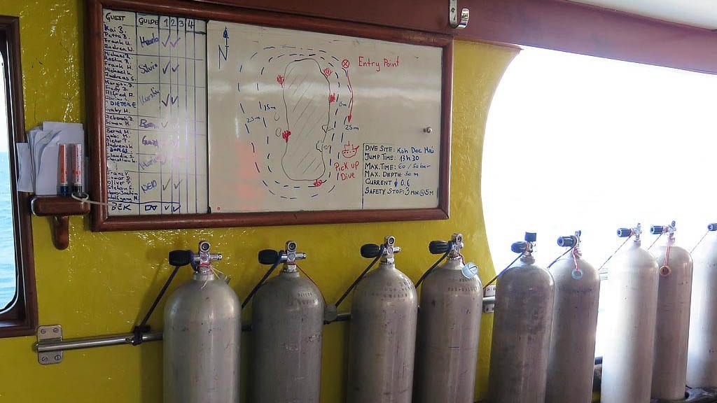10 Sea Bees Diving Centres in Phuket and Khao Lak Thailand-dive deck