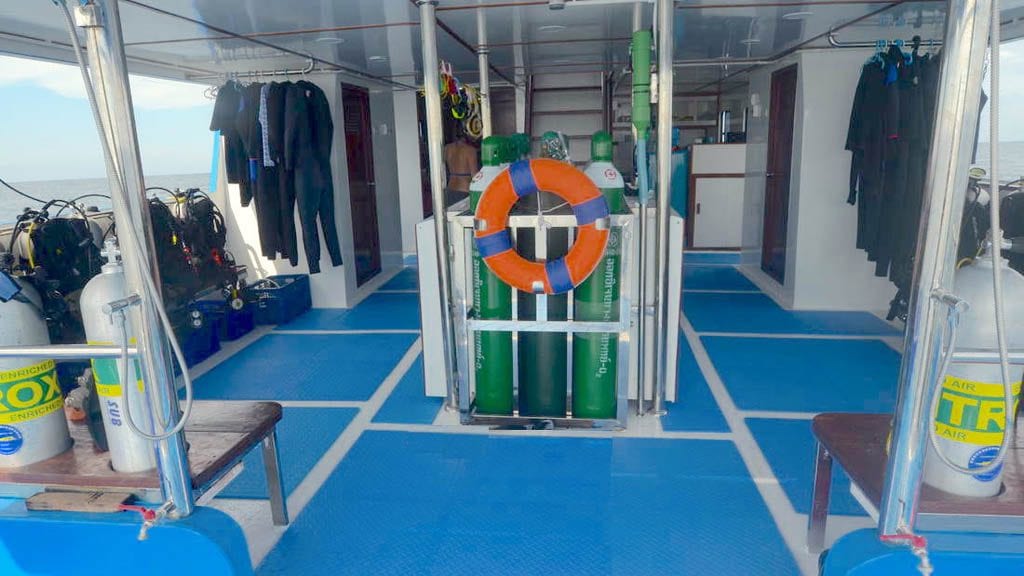 105 Dive Thailand and Myanmar aboard MV Smiling Seahorse Liveaboard dive deck