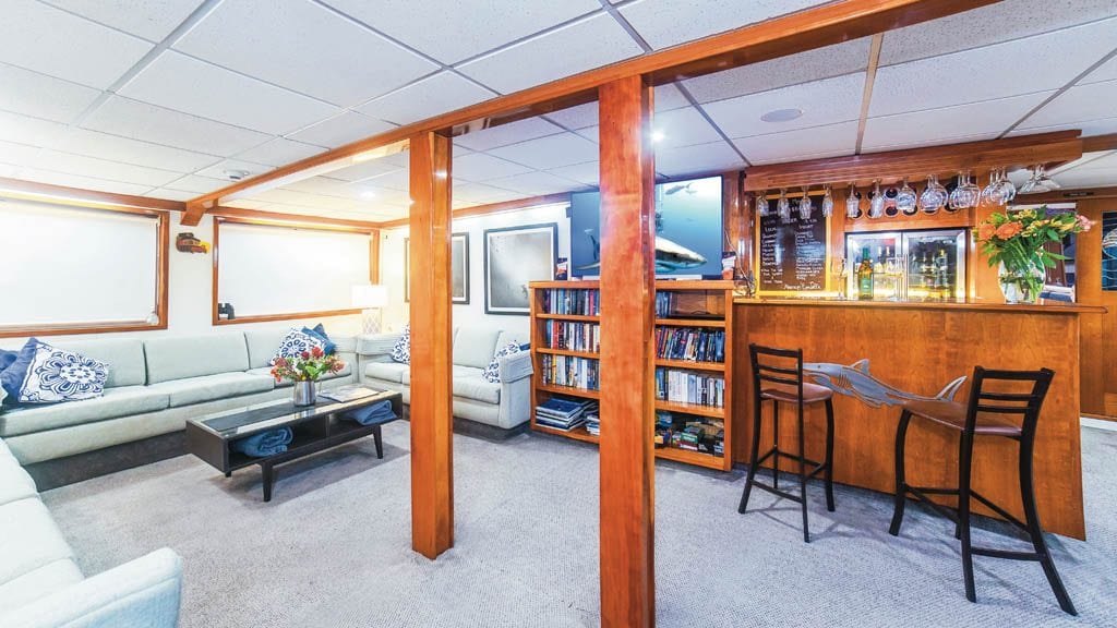 Nautilus Explorer Liveaboard Socorro & Guadalupe Islands Mexico-lounge