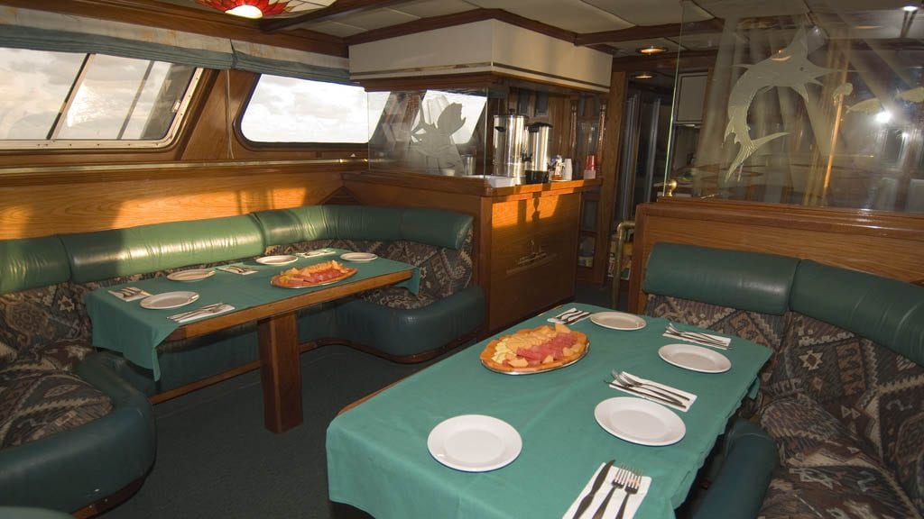 Solmar V classic liveaboard Socorro & Guadalupe Islands-interior salon