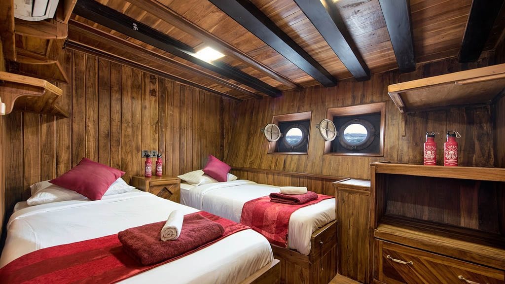 La Galigo Raja Ampat, Labuan Bajo, Ambon, Maumere -Deluxe Twin Cabin