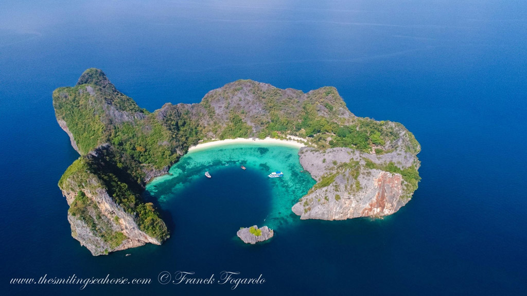 Diving Myanmar - with itineraries throughout the Mergui Archipelago Myanmar (Burma) the MV Smiling Seahorse liveaboard represents a great opportunity to dive some of the regions least explored dive sites.