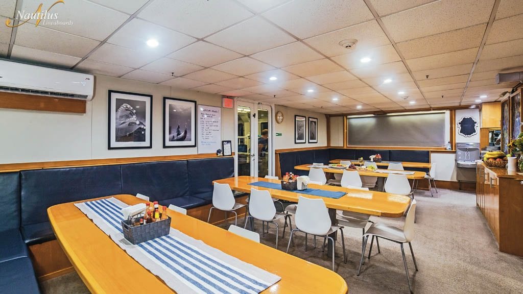 Nautilus Belle Amie Liveaboard Socorro & Guadalupe Islands Mexico-dining room