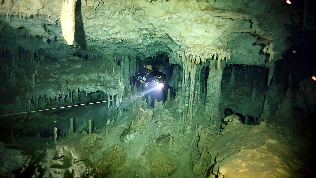 Diving Cenotes-Caverns-Cavern-Blue-Abyss_007_0314