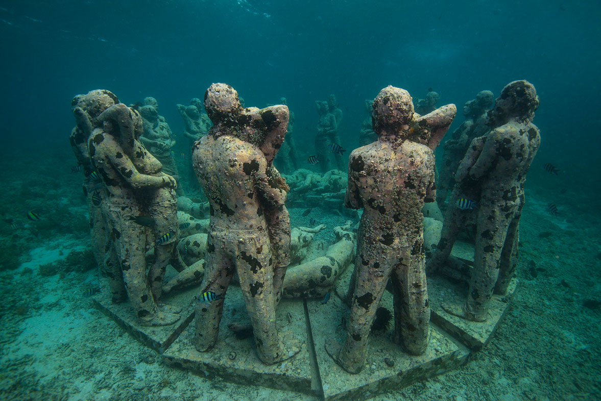 Diving Gili Islands Jason deSacris sculpture