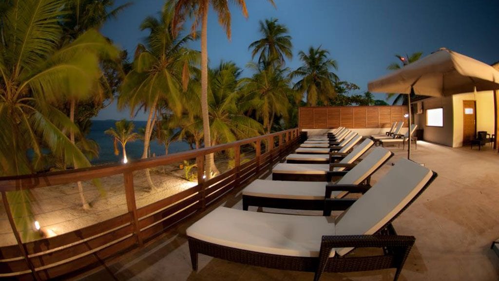 Liquid salt divers aveyla hotel hanifaru bay baa atoll maldives sundeck evening