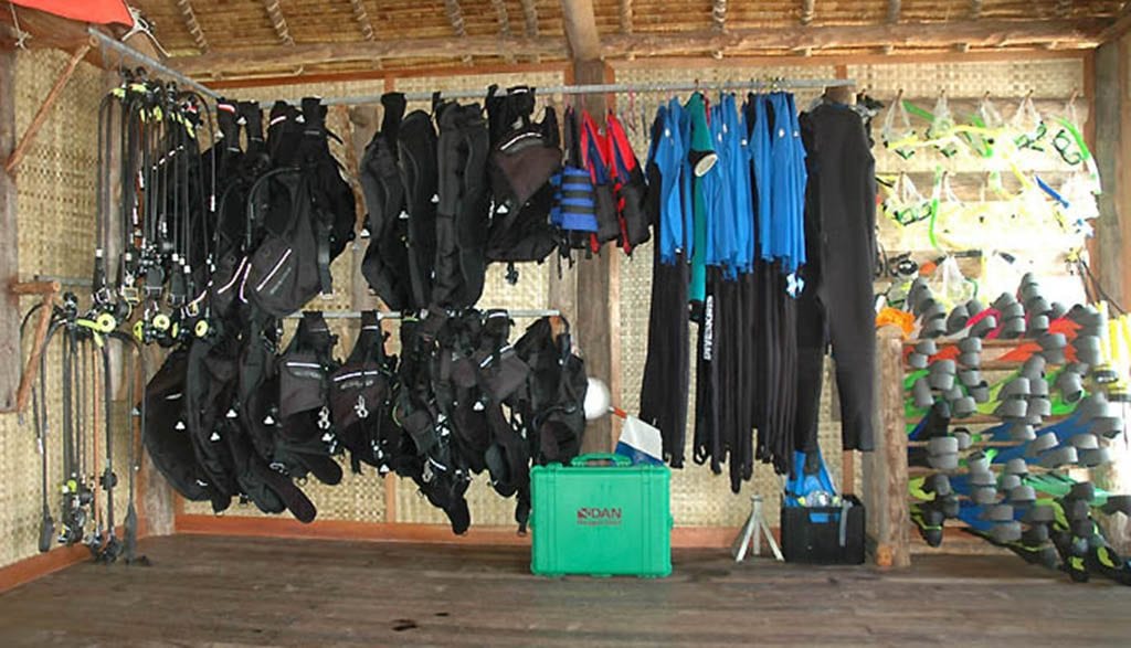 Dive gizo solomon islands sanbis dive shop