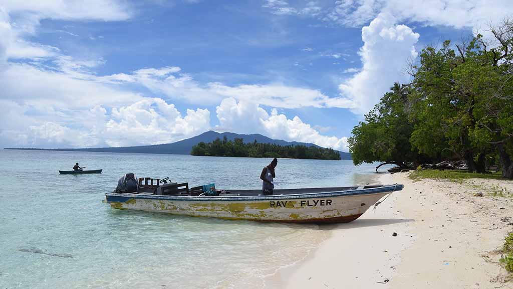 Solomon Islands dive munda-dive boat