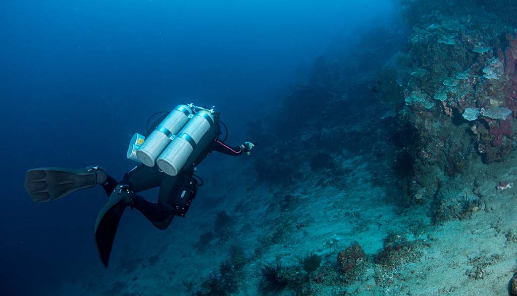 Tech diving introduction Side mount diver credit Heather Sutton