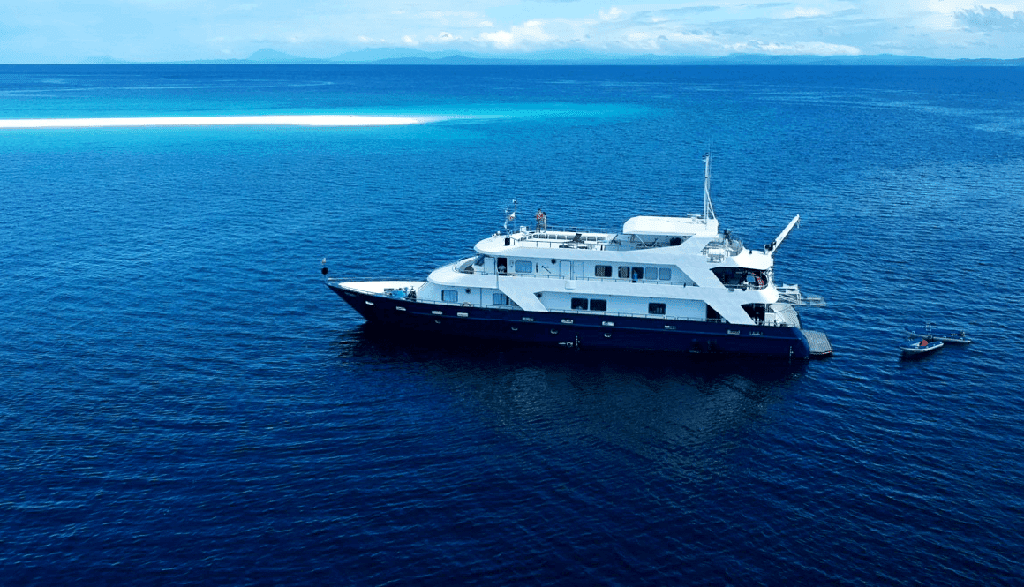 Infinity liveaboard philippines arial view 1