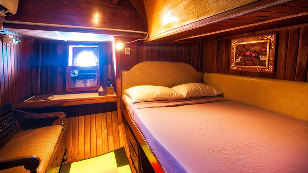 Temukira liveaboard | The boat offers good comfort levels for up to 12 guests in 6 cabins