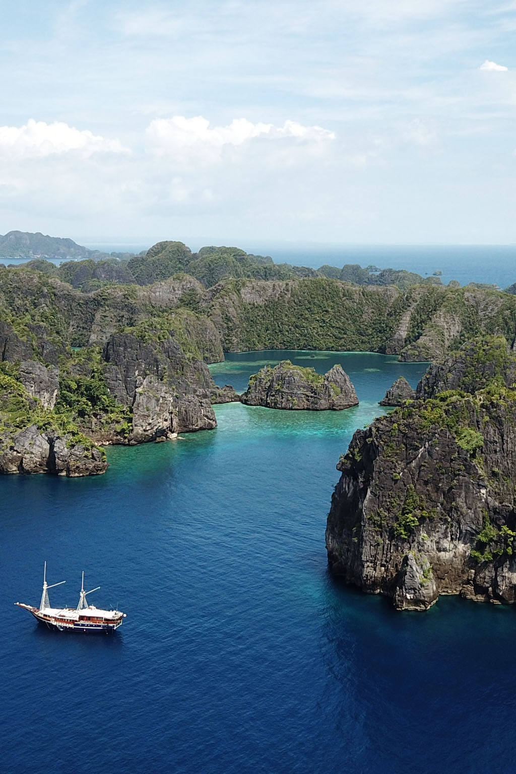 Dive Raja Ampat and save 10% with our EXCLUSIVE offer aboard Dune Aurora Liveaboard. One trip only, 8 days/7 nights departing Sorong 2 April 2020.
