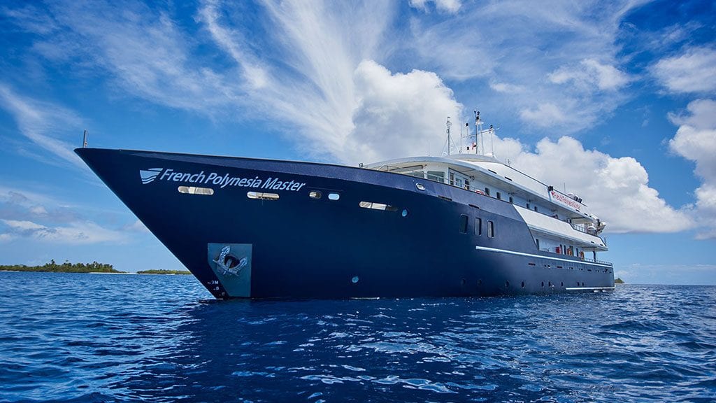 2 French Polynesia Master Liveaboard | Diving French Polynesia hero