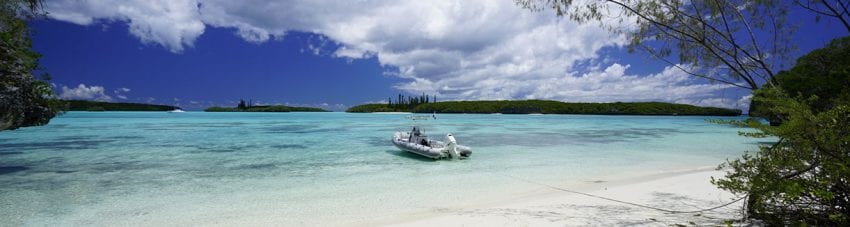 Diving new caledonia isle of pines kunie dive center dive boat by beach banner