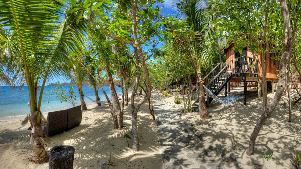 The Mantaray Island Resort caters for all capabilities from those wishing to learn diving to qualified divers doing a double dive on local reefs.