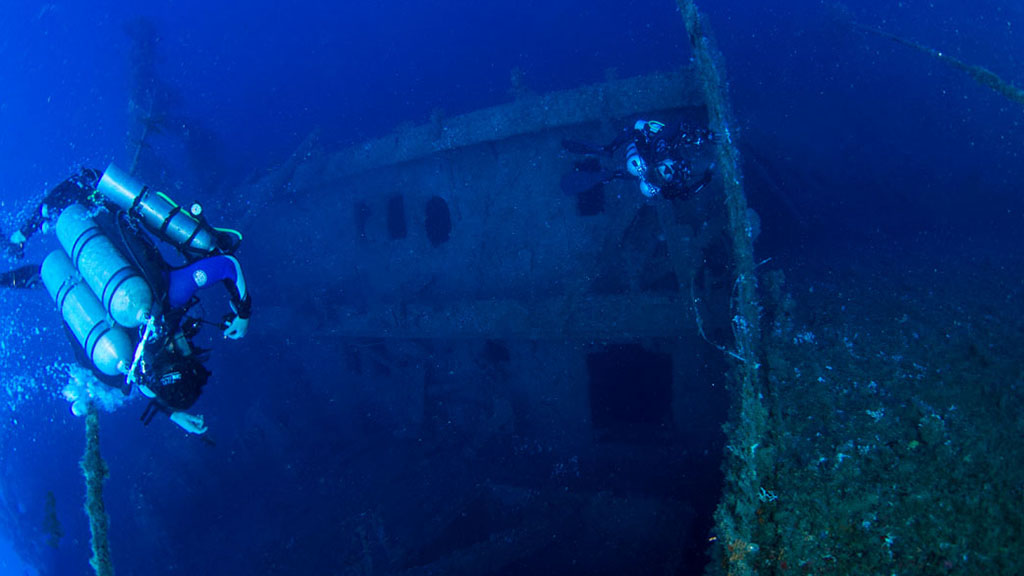 While we sit out the Covid-19 travel restrictions, let's start dreaming of that South Pacific Bubble. Here is our pick for the Top 10 South Pacific Dives.