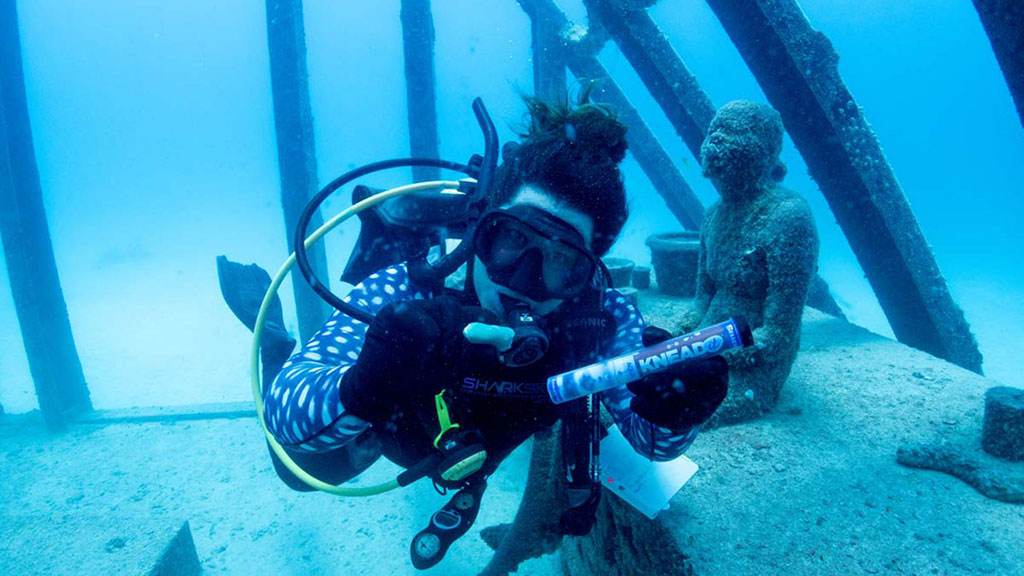 Diveplanit's Deborah Dickson-Smith becomes the first citizen scientist to participate in coral gardening diving the Museum of Underwater Art. 