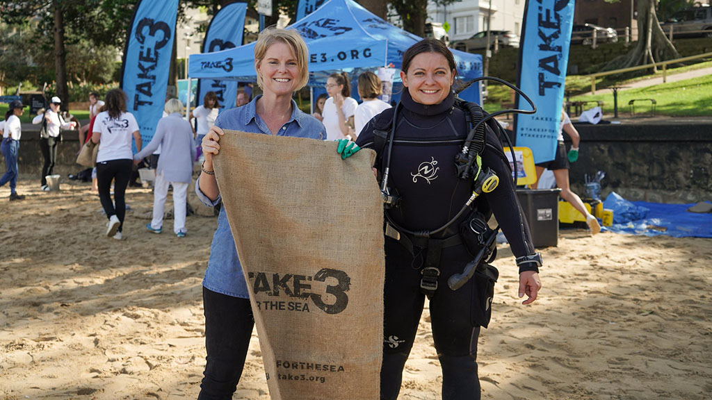Last week Diveplanit joined forces with the Underwater Research Group of NSW to take part in the CEO Beach Clean-Up organised by Take 3 for the Sea.