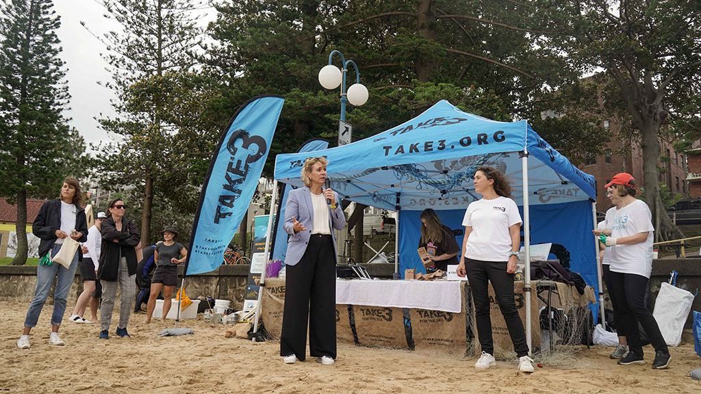 Last week Diveplanit joined forces with the Underwater Research Group of NSW to take part in the CEO Beach Clean-Up organised by Take 3 for the Sea.